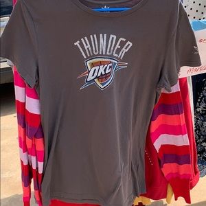 Okc Thunder womens fit Tee XL